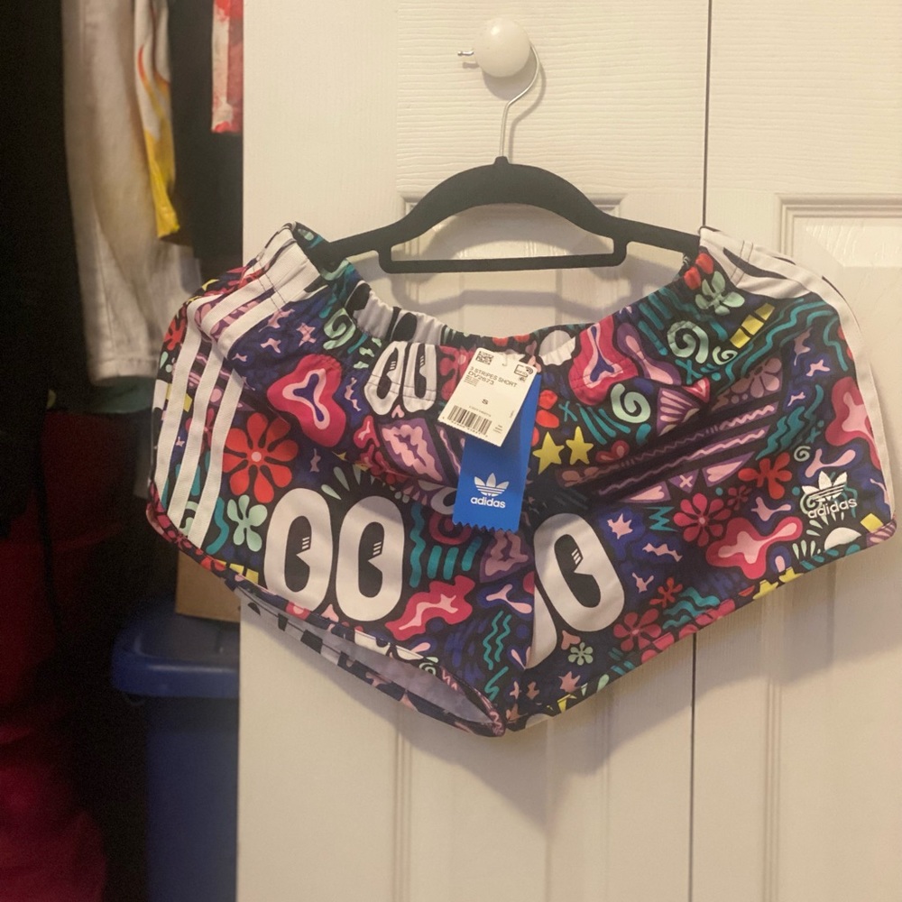 Two piece set - Picture 2 of 2